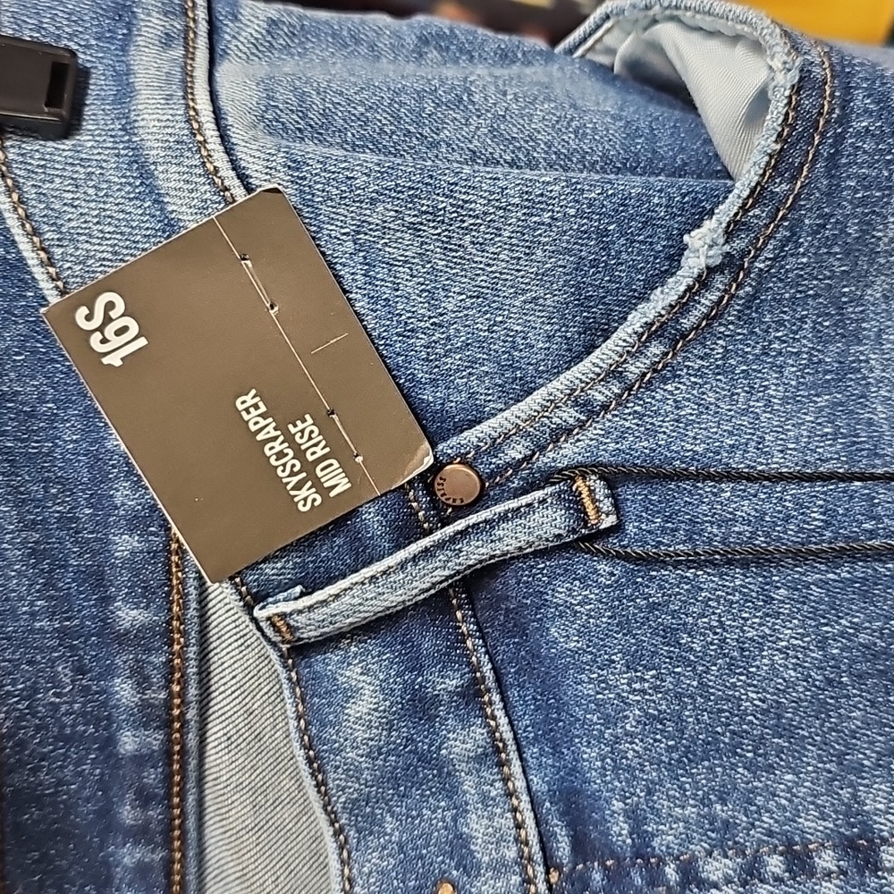 Express Skyscraper Mid Rise Jeans - Picture 3 of 6
